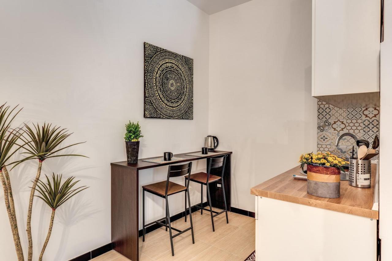 The Quarters Naples Apartments Bagian luar foto