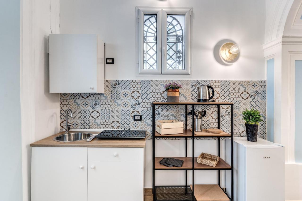 The Quarters Naples Apartments Bagian luar foto