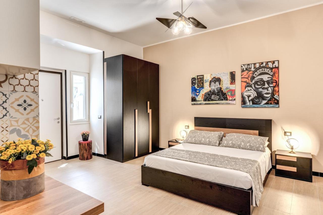 The Quarters Naples Apartments Bagian luar foto