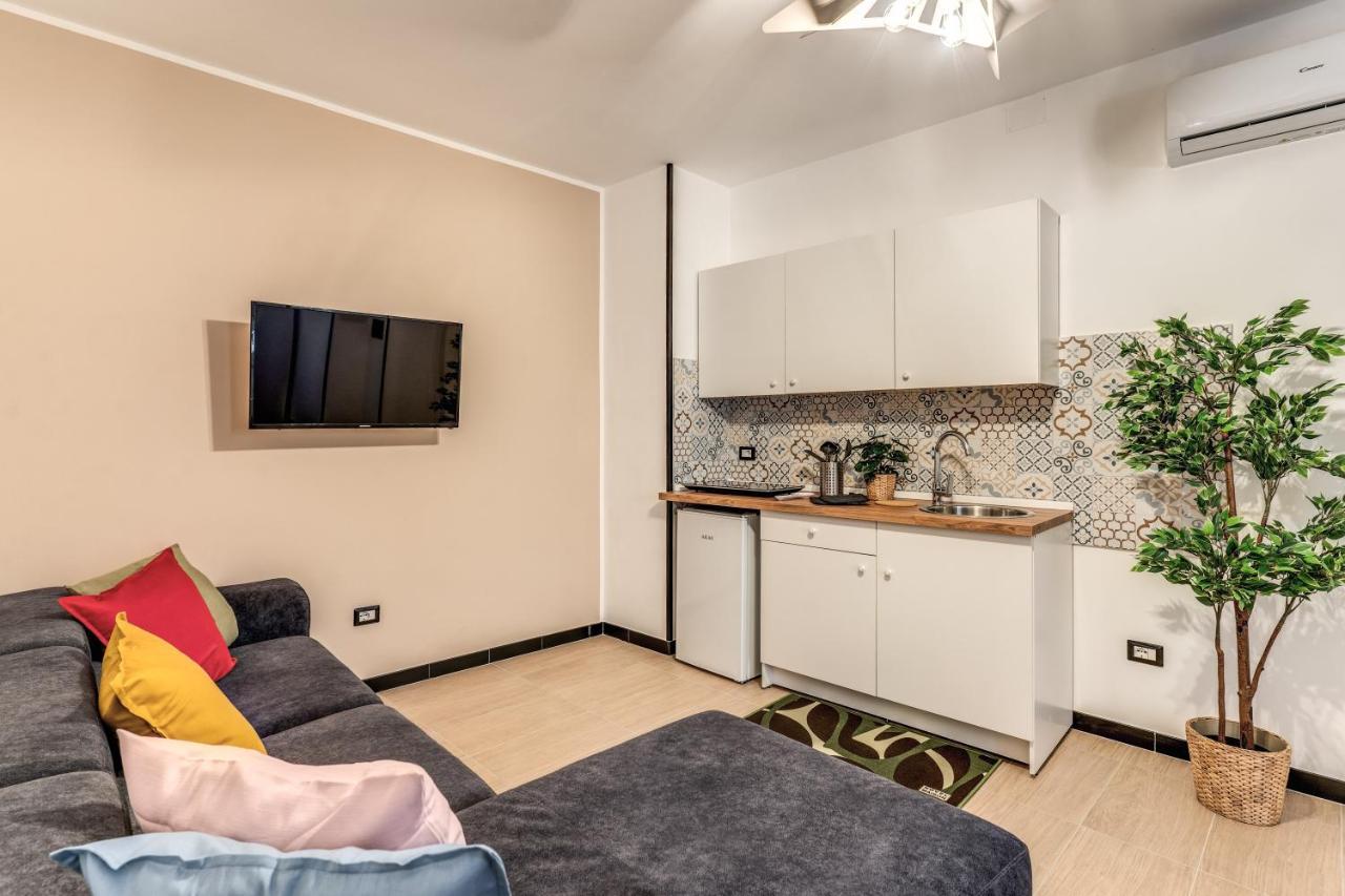 The Quarters Naples Apartments Bagian luar foto