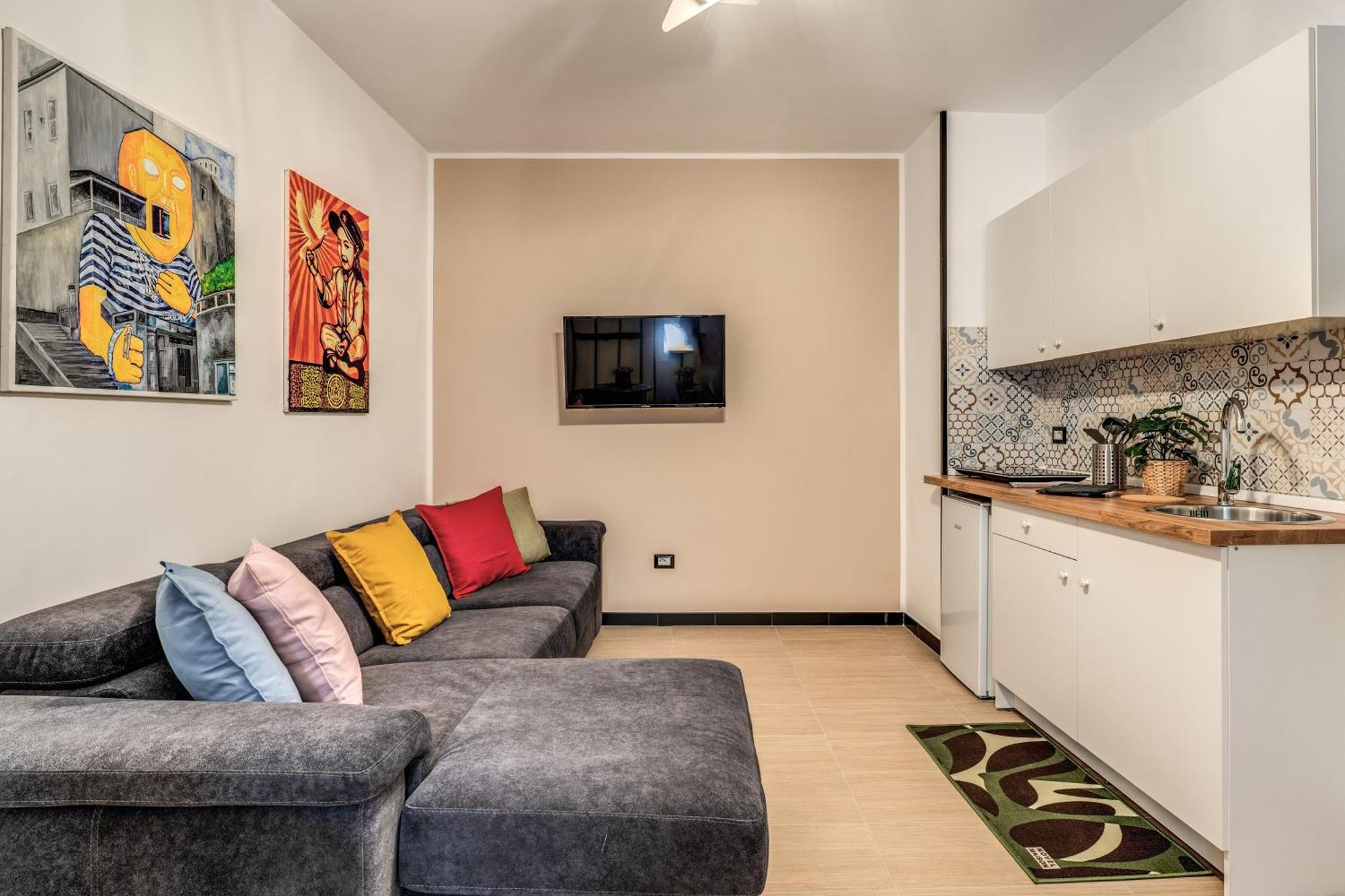 The Quarters Naples Apartments Bagian luar foto