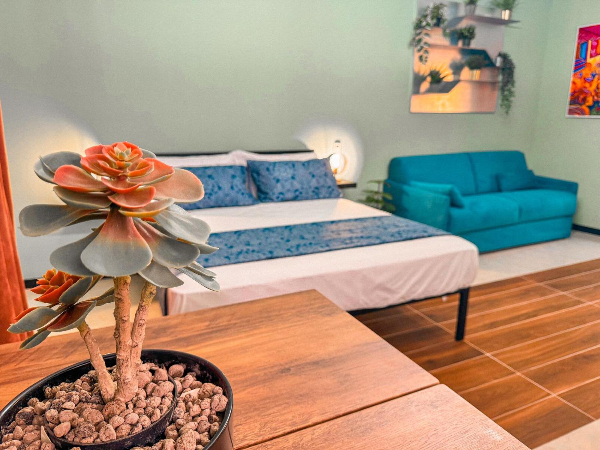 The Quarters Naples Apartments Bagian luar foto