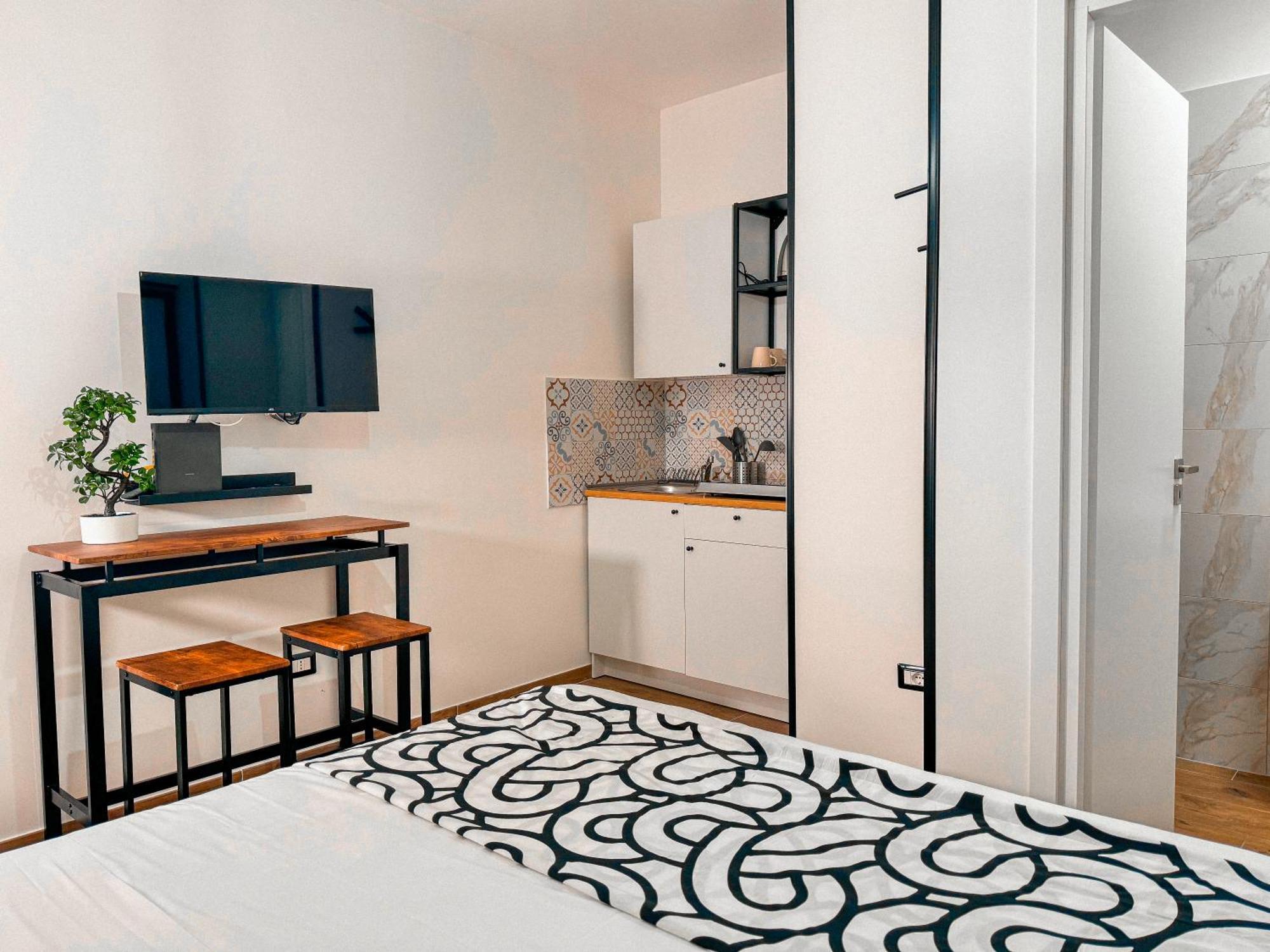 The Quarters Naples Apartments Bagian luar foto