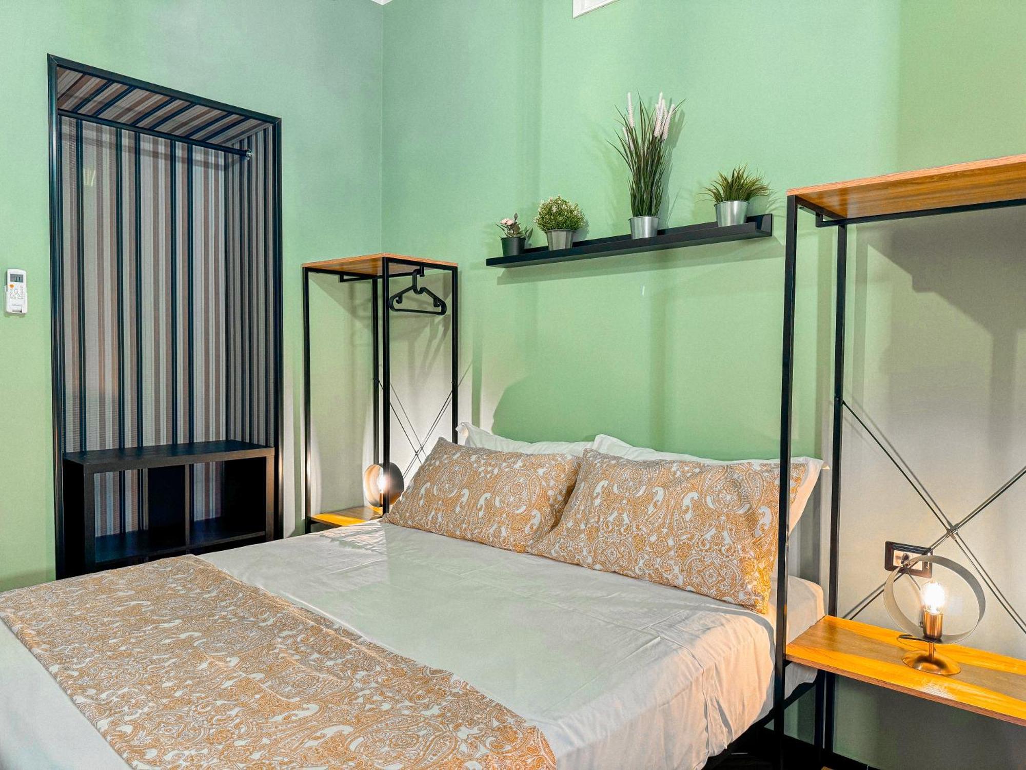 The Quarters Naples Apartments Bagian luar foto